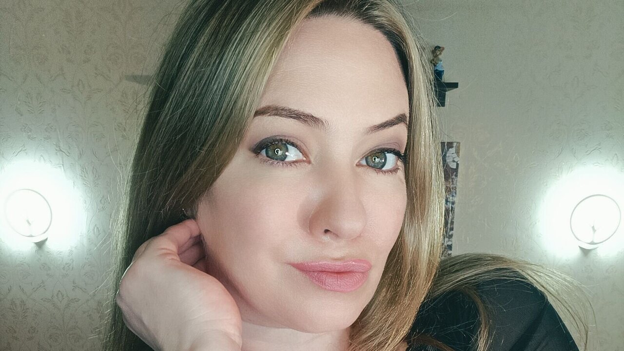 Live Porn Camera of LolaJoly