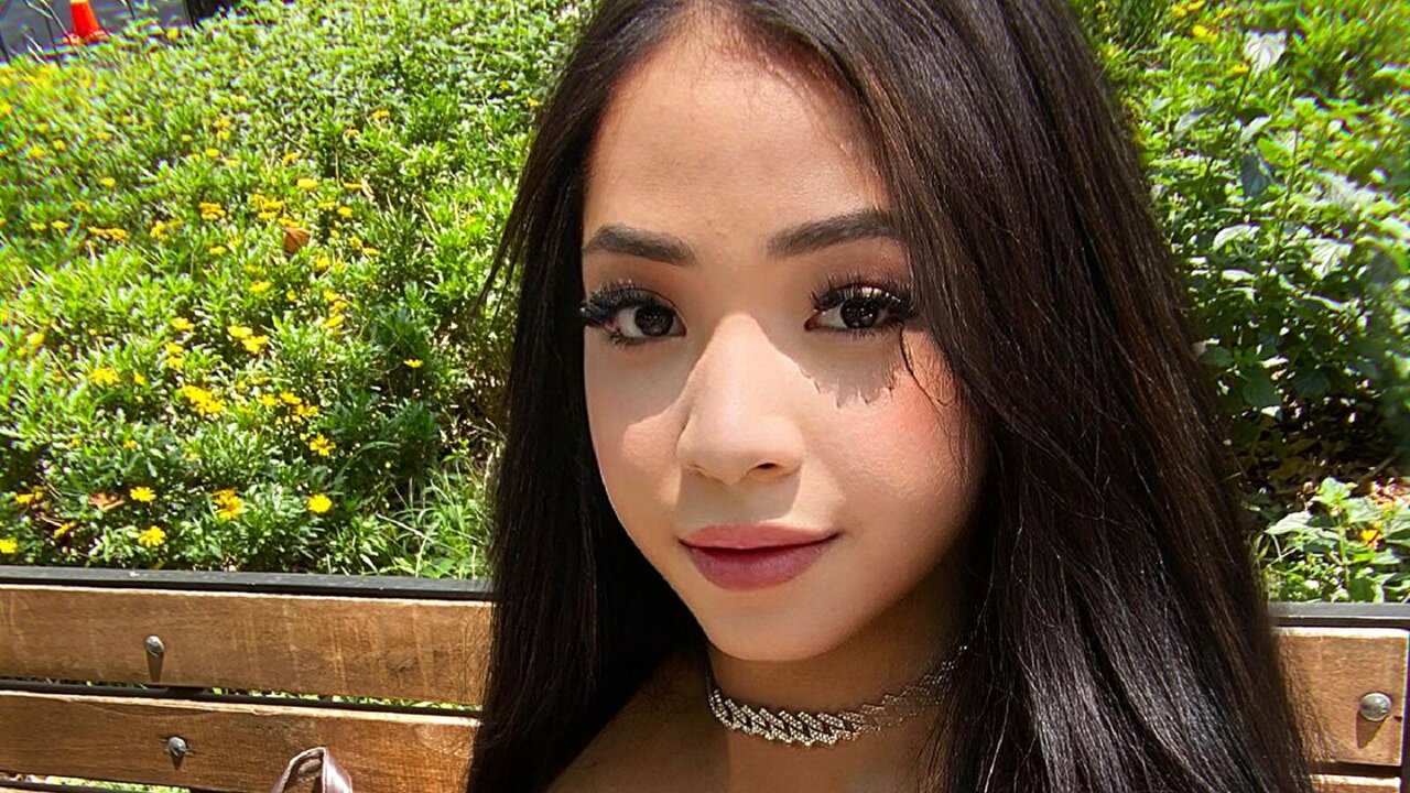 Live Porn Camera of KylieeMartinez